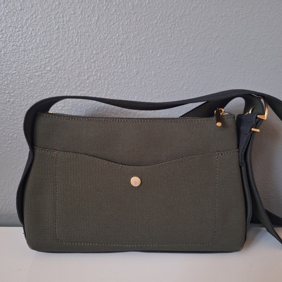 Cuyana Recycled Sling Bag Dark Olive - Picture 3 of 10